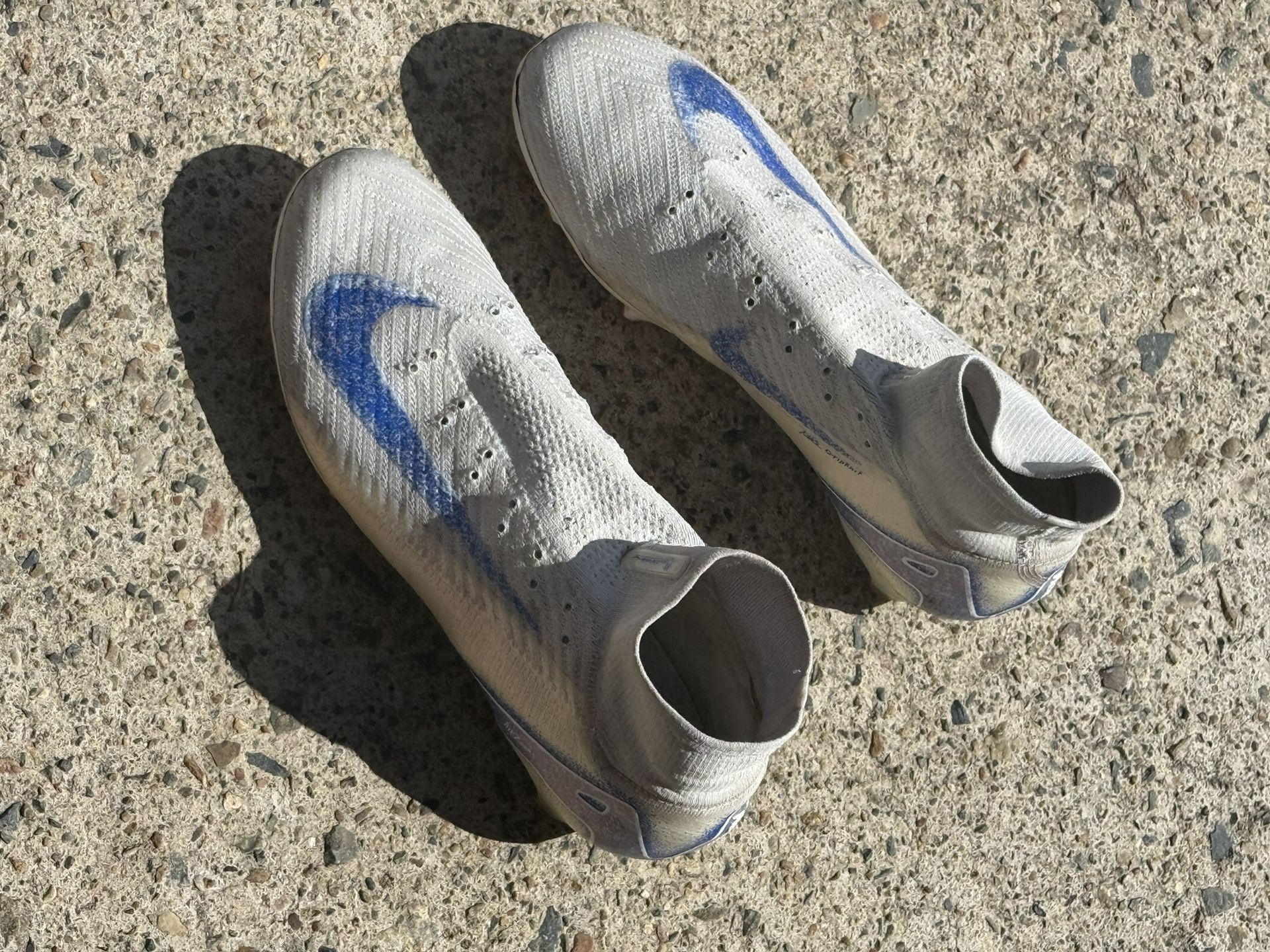 Nike Cleats Worn for a while size 9