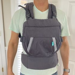Baby Carrier. Very Good Condition. Retail $40