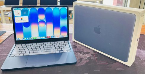 Apple MacBook NEO 8GB 512GB -New Apple warranty till 03/11/2027