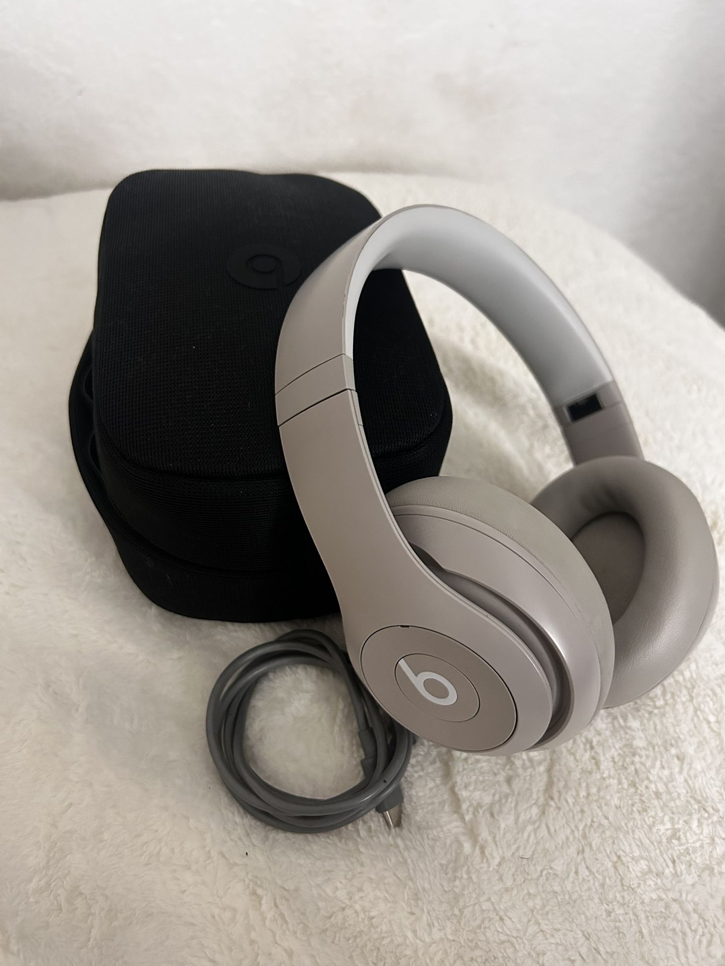 Beats Studio Pro Wireless Headphones - Sandstone