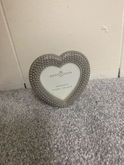 Gifty gifty Small Silver Metal heart shaped Picture Frame