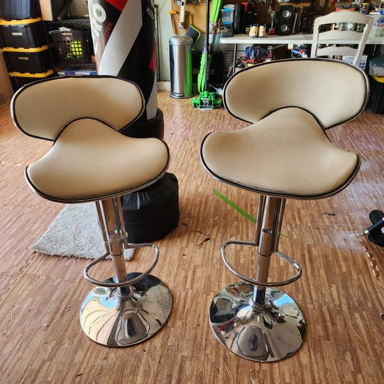 2 FREE Bar Stools