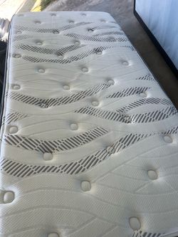 Twin mattress
