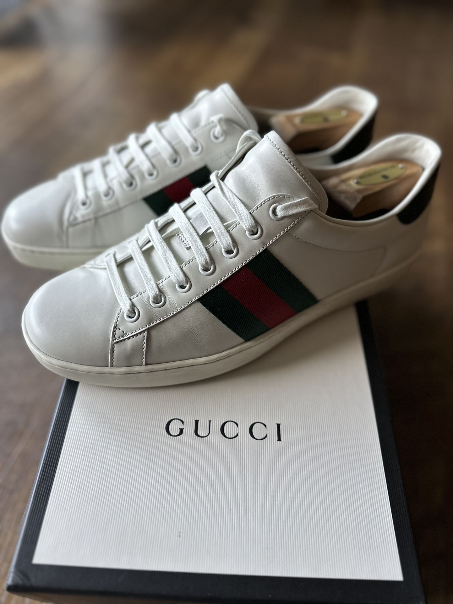 Gucci Bianco Tennis Shoe - Size 9