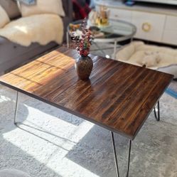 WORLD MARKET  CENTER TABLE  LIKE NEW $60