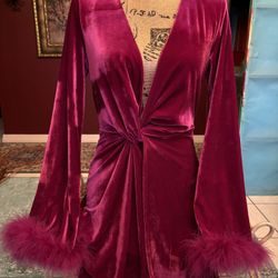 SusieQ. European Diva Closet 😘🌺🩷🌸❤️