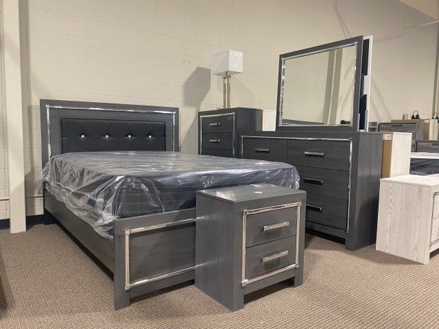 Lodanna Gray 4 Piece Queen Panel Bedroom Set ▪️Queen Bed/ Dresser/Mirror/Nightstand ▪️❤️$10 Down Payment Finance ▪️Brand New