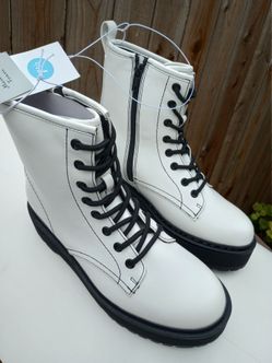 A New Day Erin White Memory Foam Platform Combat Boots Size 7.5 . New!!!