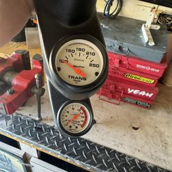 Duel piller With Gages 