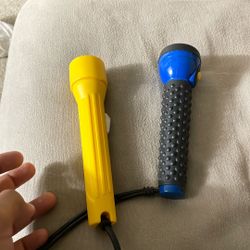2 Flashlights
