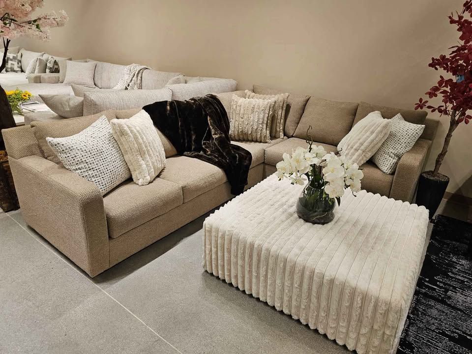 High Quality!!!! 2 pc Custom Made Sectional... $1,899