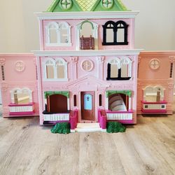 Dollhouse 