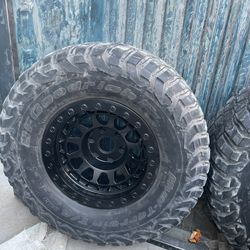 Black Rhino Beadlocks Wheels 17”