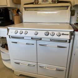 O’Keefe & Merritt Vintage Oven Gas Range With Griddle 