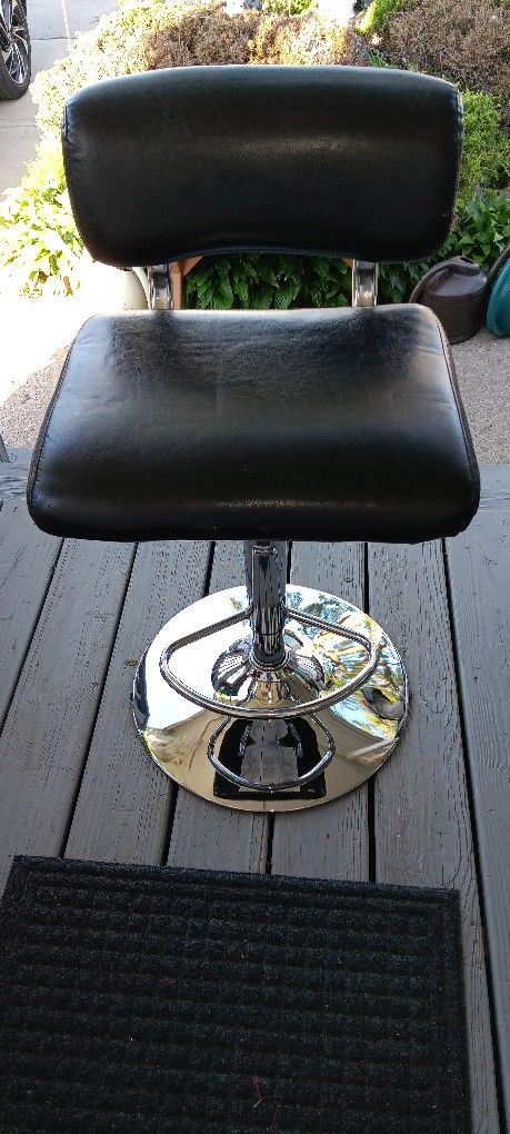 3 Bar Stools Adjustable 