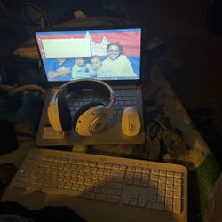 Laptop With Wireless Key Board And Mouse And Wireless Headset With Monitor 