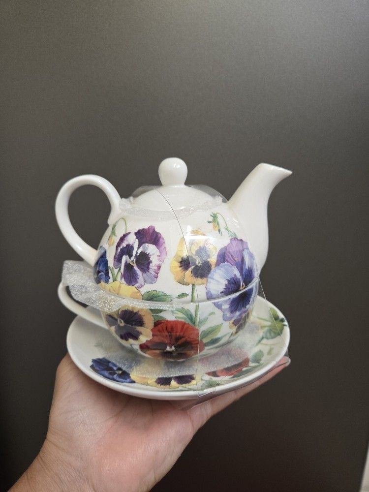 Small Tea Pot / Tetera Chiquita