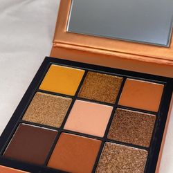 Huda Beauty Topaz Obsessions Palette 