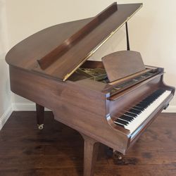 Yamaha Baby Grand Piano