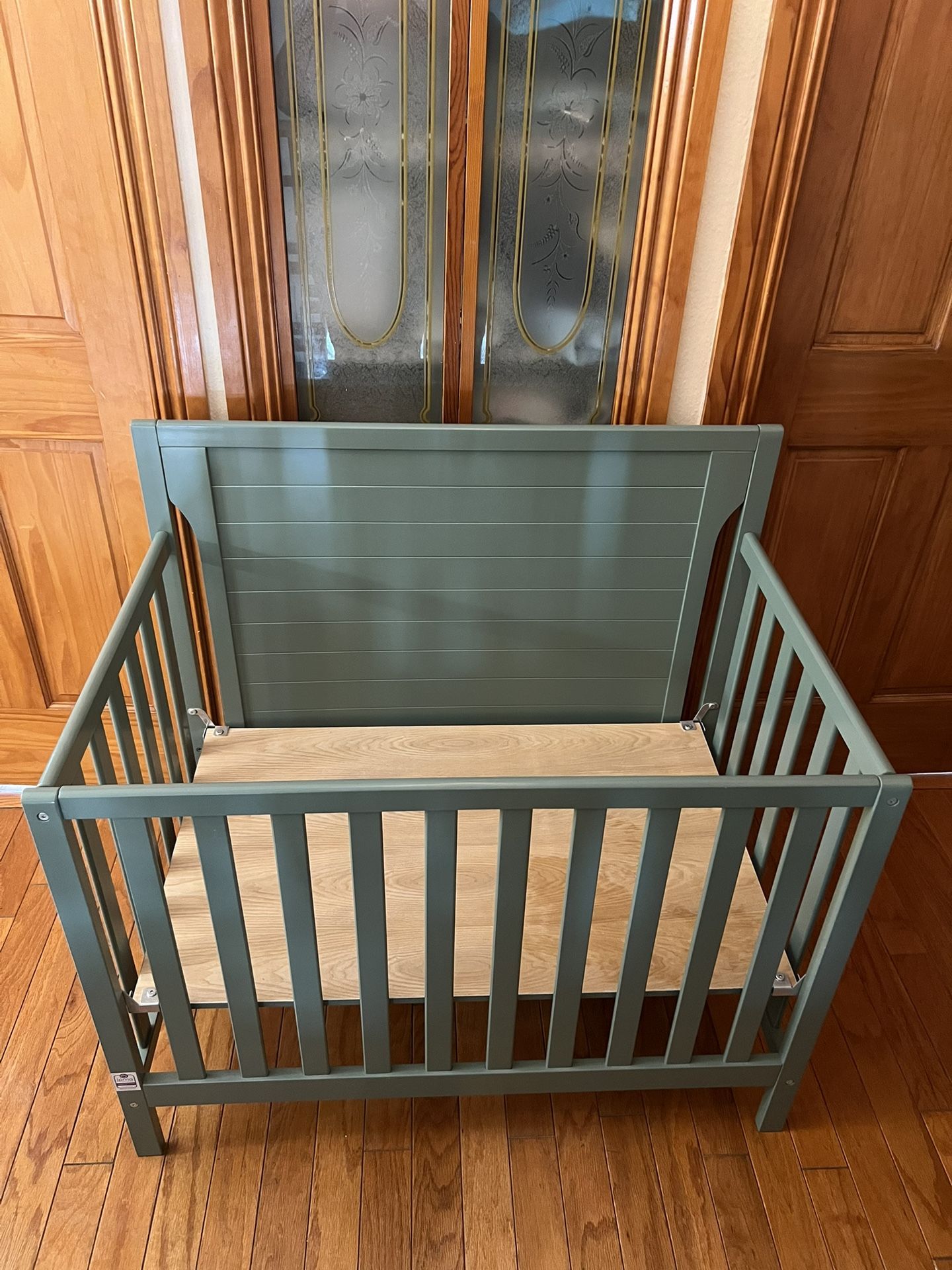 Small Apartment Size Crib