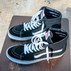 Vans High Top Sk8board Shoes Size 11. Black/White Suede Leather  Canvas Material