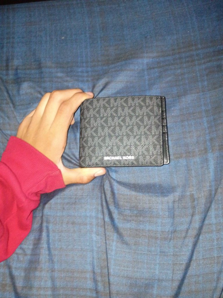 Michael Kors Mint Condition Wallet Affordable Designer
