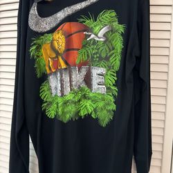 $25 NEW LONG SLEEVE NIKE SHIRT