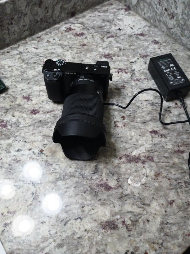 Canon Camera With Sigma Lens