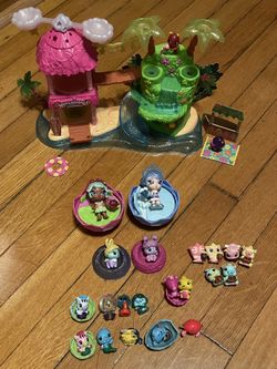Hatchimals Tropical Party Playset + Mini Figures