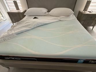 Tempur-Pedic LUXEbreeze Firm King Mattress