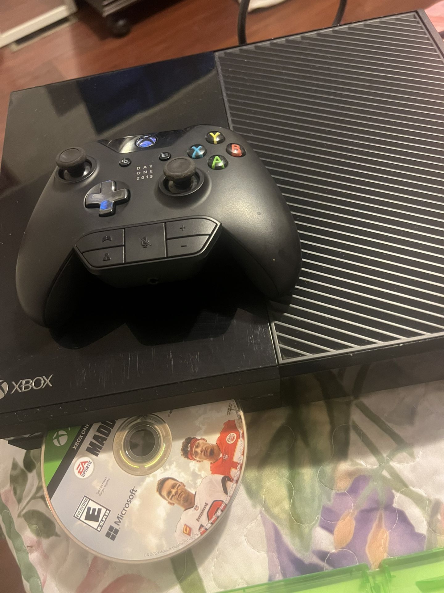 Xbox One Console With One Control And 2 Games