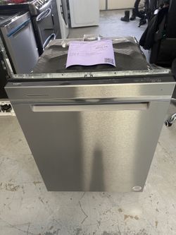 NEW Whirlpool 24 in. Stainless Steel dishwasher Model #WDTA50SAKZ