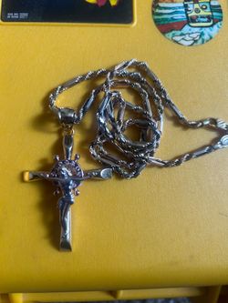 14k gold tri color Milano and Jesus on a cross