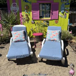 Lounge Chairs With Cushions