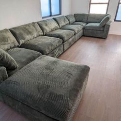 New X-Large Sage Cursory Sectional Couch / Free Delivery 