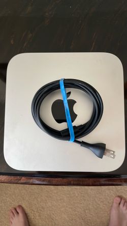 Apple Mini M1 8GB ram 256 GB SSD