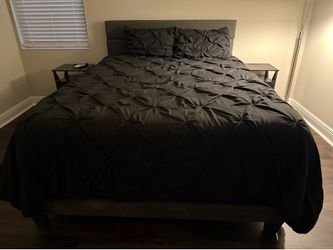 *PENDING* FREE BEDROOM SET
