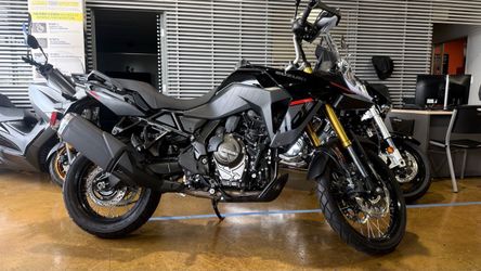 2025 Vstrom 800