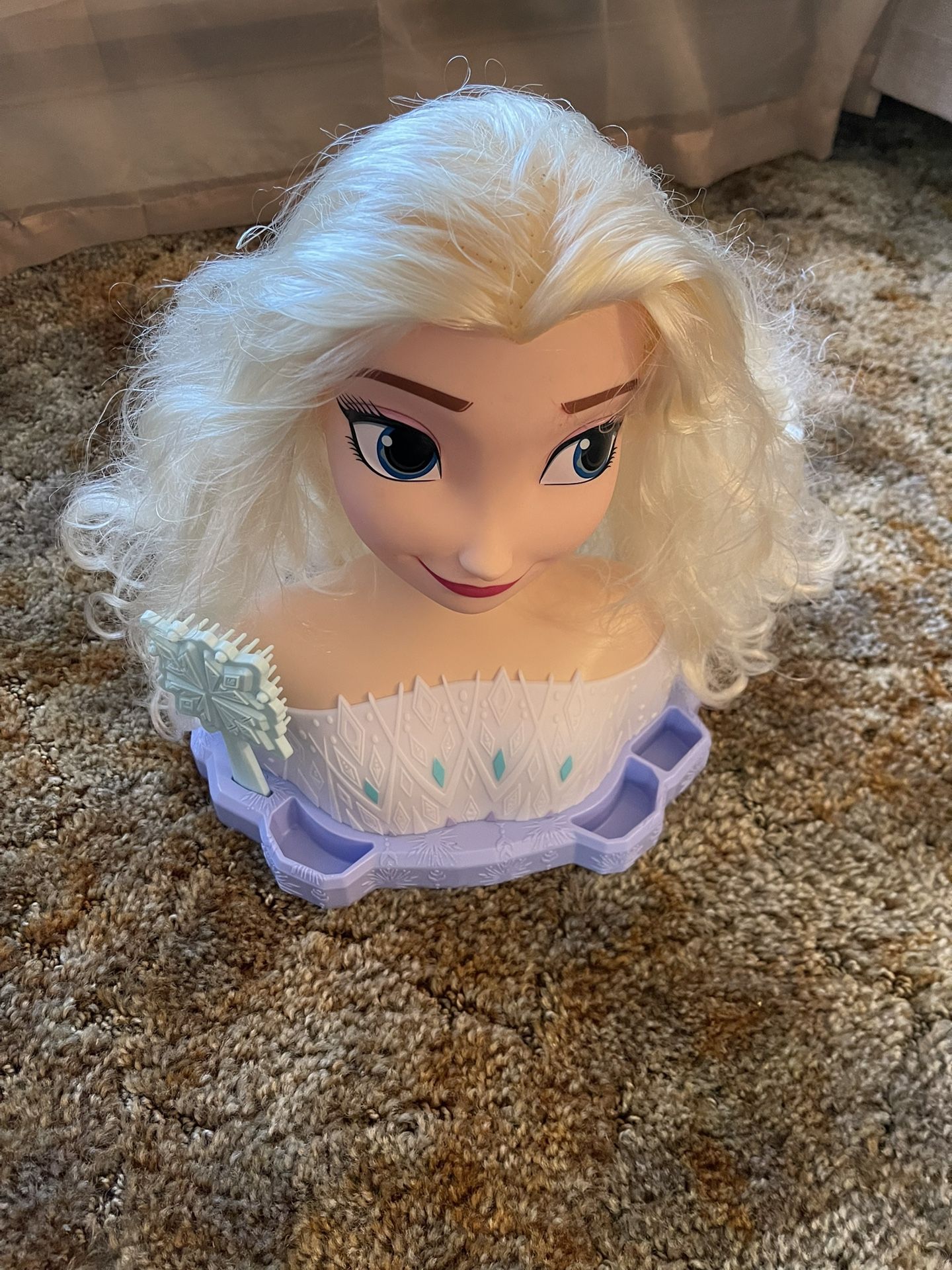 Elsa Styling Head With Brush