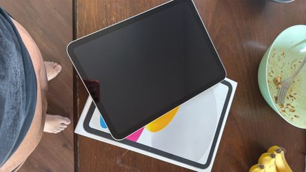 iPad (a 16)