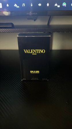 Valentino born in Roma Yellow Dream