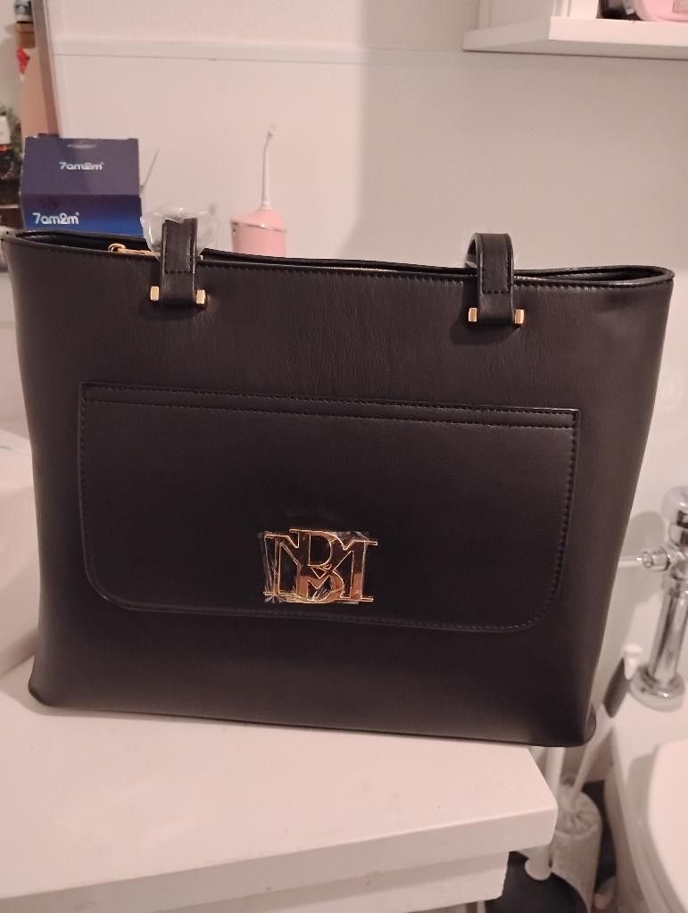 Designer Purse.    BM