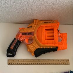 NERF DOOMLANDS DART GUN