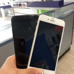 Factory unlocked iPhone 7 32gb, store warranty 