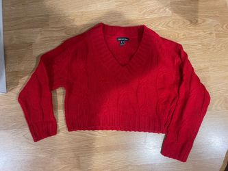 Red cropped sweater size s/ m womens