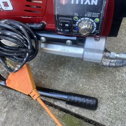 440 Titan Spray Machine Still Working Very Nice New Gun An Hose 