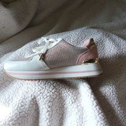 Micheal Kors White And Pink