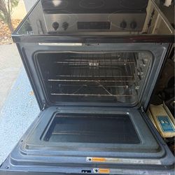 Stove (whirlpool) & refrigerator