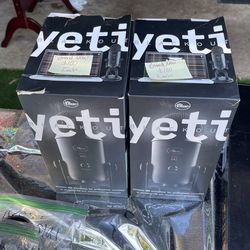 Yeti Black out Microphones 