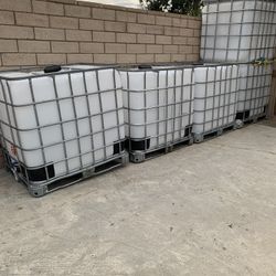 250 Gallon Water Totes Tanks